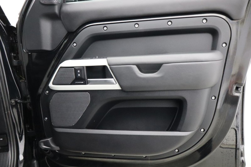 Used Land Rover Defender 2023 for sale - 77285833: Photo 38