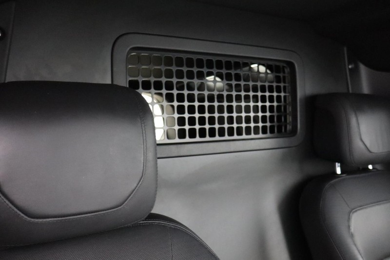 Used Land Rover Defender 2023 for sale - 77285833: Photo 4