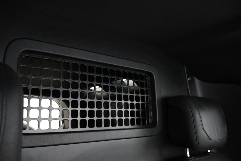 Used Land Rover Defender 2023 for sale - 77285833: Photo 47