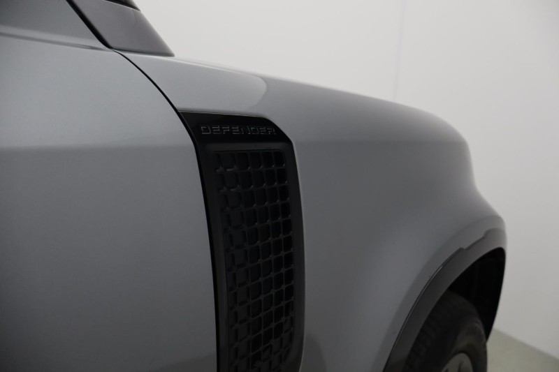 Used Land Rover Defender 2023 for sale - 78014728: Photo 35