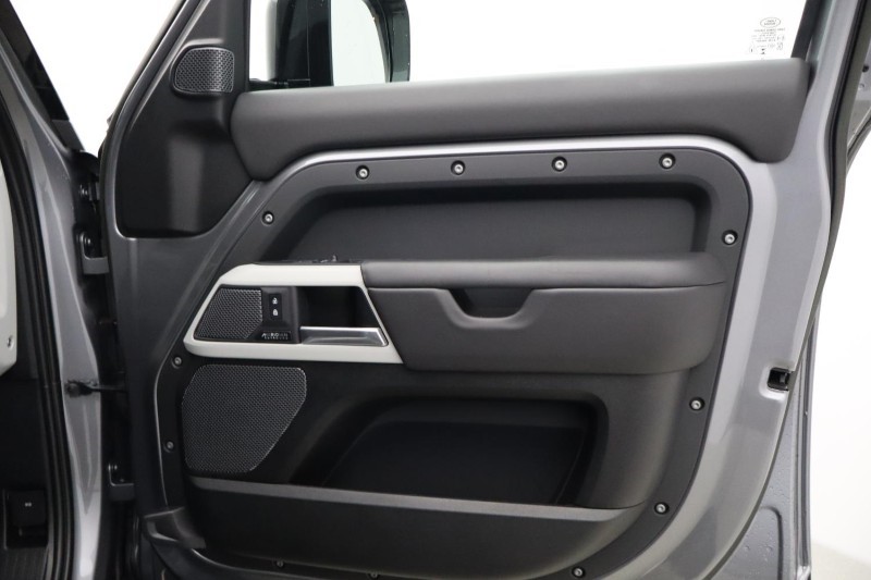 Used Land Rover Defender 2023 for sale - 78014728: Photo 43