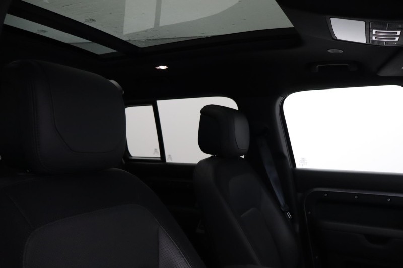 Used Land Rover Defender 2023 for sale - 78014728: Photo 46