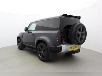 Used Land Rover Defender 2023 for sale - 77890142: Photo