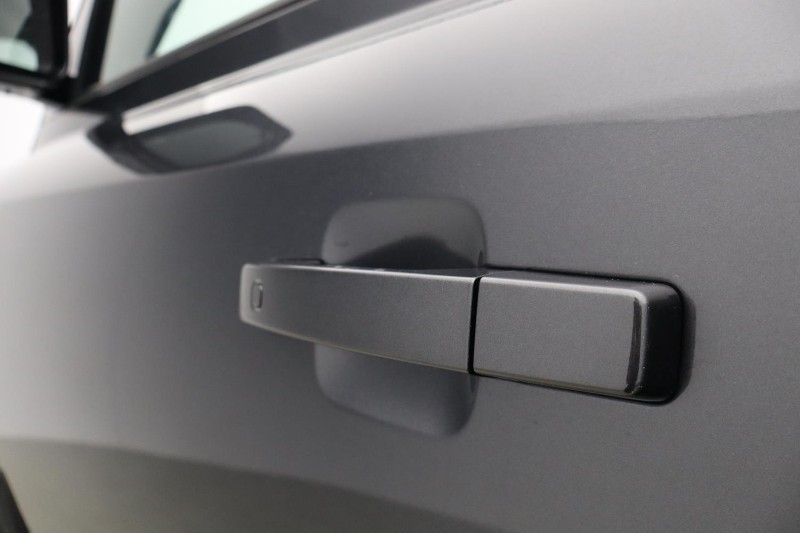 Used Land Rover Defender 2023 for sale - 77890142: Photo 30