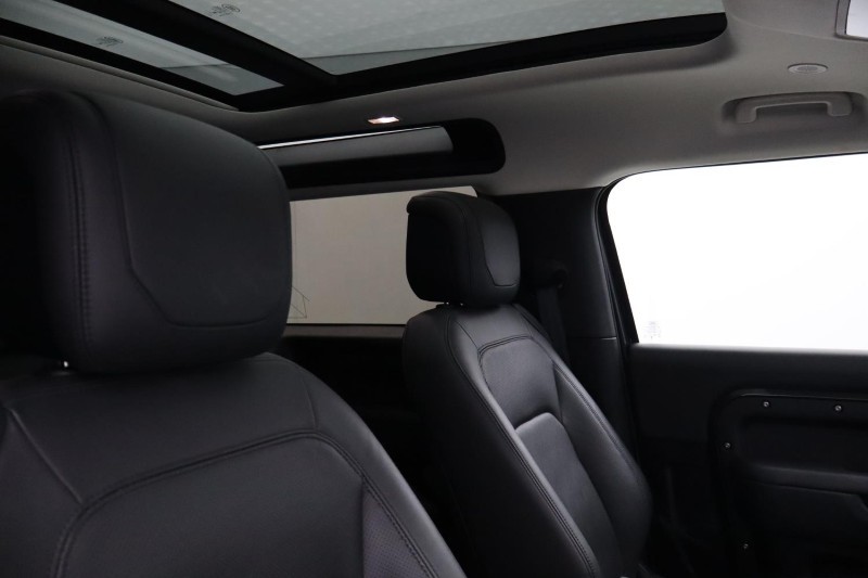 Used Land Rover Defender 2023 for sale - 77890142: Photo 40