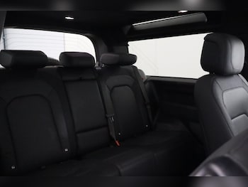 Used Land Rover Defender 2023 for sale - 78825975: Photo