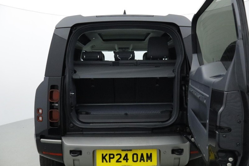 Used Land Rover Defender 2024 for sale - 76983944: Photo 10