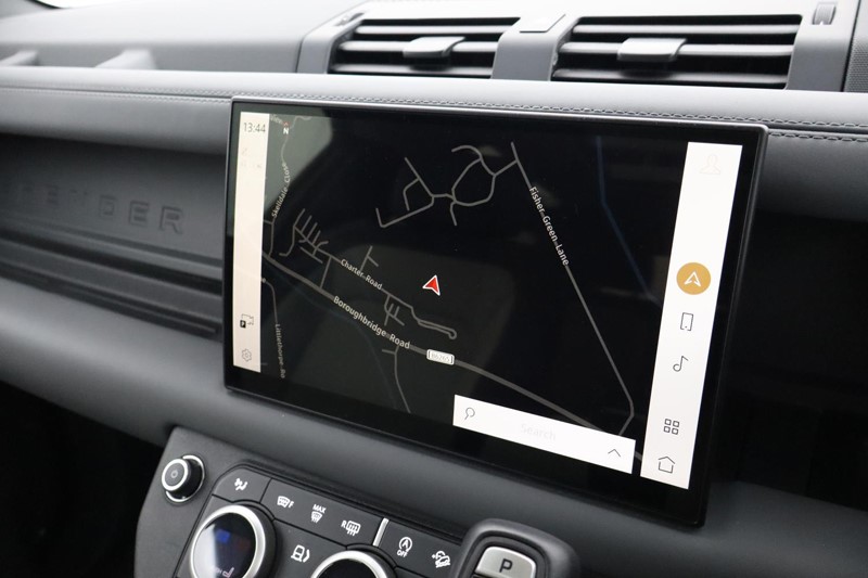 Used Land Rover Defender 2024 for sale - 76983944: Photo 11