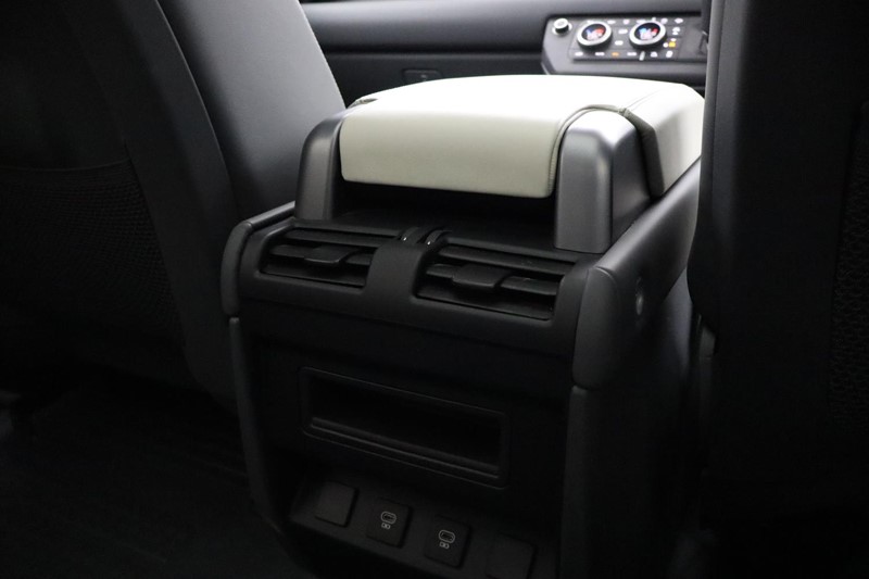 Used Land Rover Defender 2024 for sale - 76983944: Photo 18