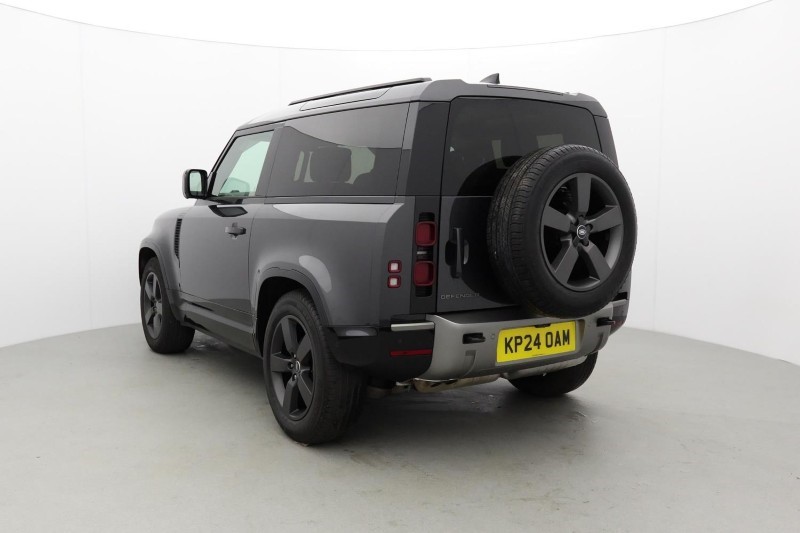 Used Land Rover Defender 2024 for sale - 76983944: Photo 2