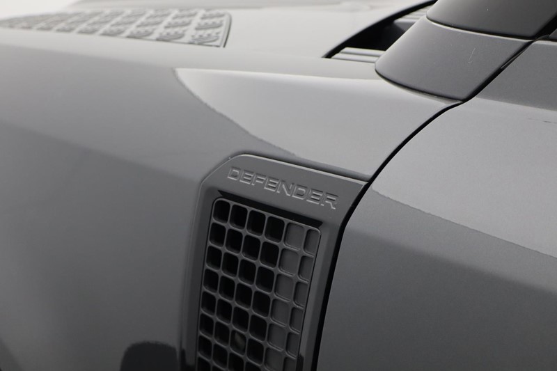 Used Land Rover Defender 2024 for sale - 76983944: Photo 27