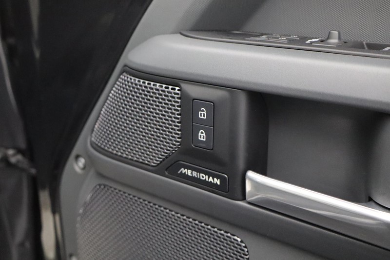 Used Land Rover Defender 2024 for sale - 76983944: Photo 33