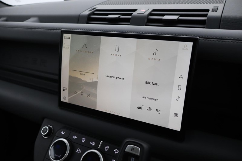 Used Land Rover Defender 2024 for sale - 76983944: Photo 36