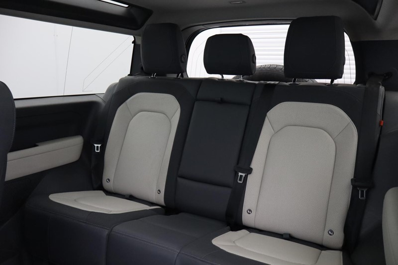 Used Land Rover Defender 2024 for sale - 76983944: Photo 4