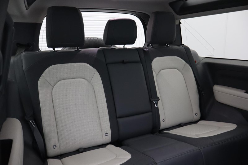 Used Land Rover Defender 2024 for sale - 76983944: Photo 53