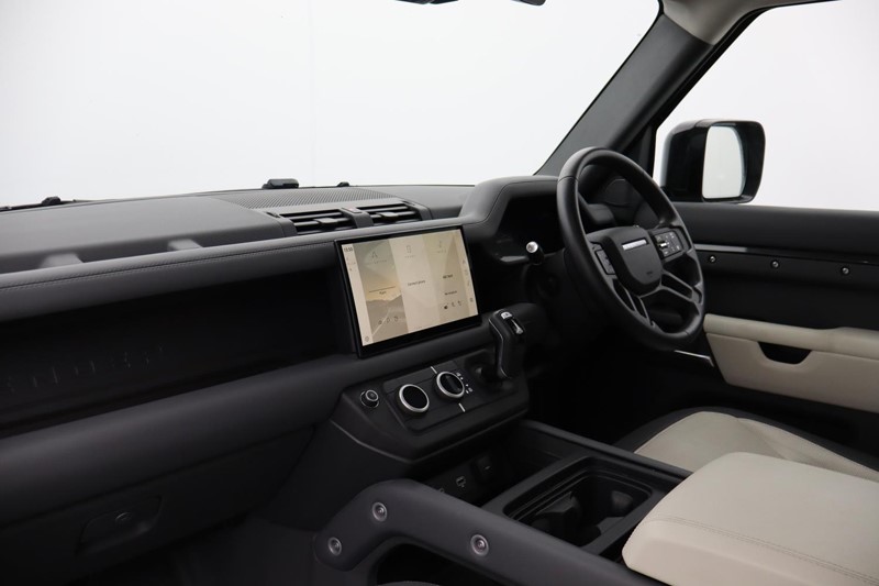 Used Land Rover Defender 2024 for sale - 76983944: Photo 59