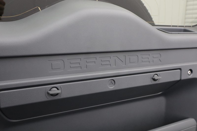 Used Land Rover Defender 2024 for sale - 76983944: Photo 60