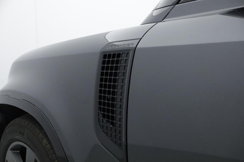Used Land Rover Defender 2024 for sale - 76983944: Photo 74
