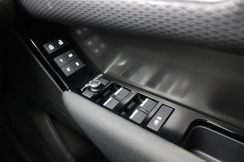 Used Land Rover Range Rover Velar 2023 for sale - 76981228: Photo 38