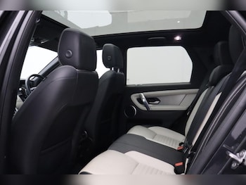 Used Land Rover Discovery Sport 2022 for sale - 77903438: Photo