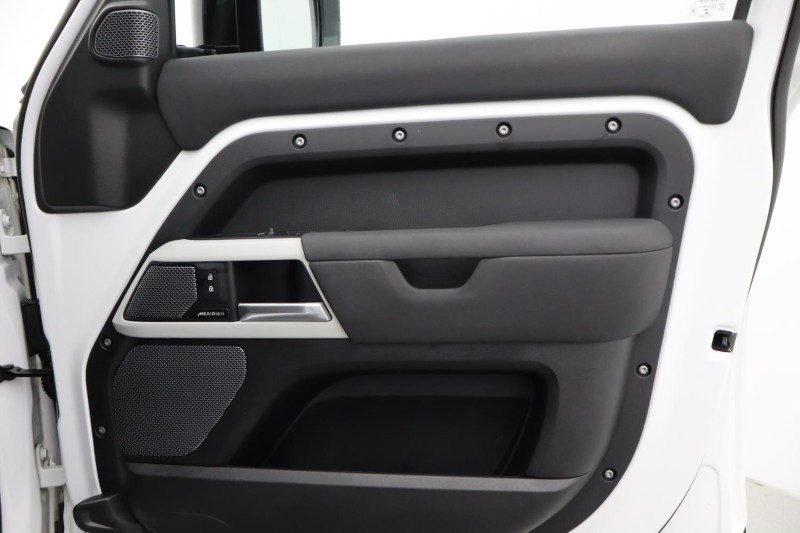 Used Land Rover Defender 2022 for sale - 76982021: Photo 35