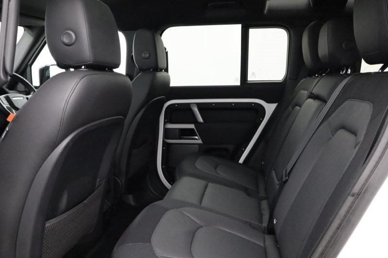 Used Land Rover Defender 2022 for sale - 76982021: Photo 4