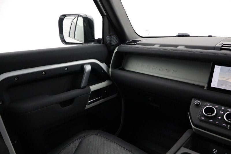 Used Land Rover Defender 2022 for sale - 76982021: Photo 51