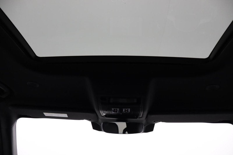 Used Land Rover Defender 2022 for sale - 76982021: Photo 53