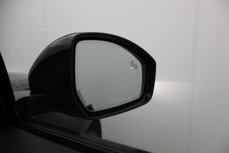 Used Land Rover Range Rover Velar 2025 for sale - 76981440: Photo 35