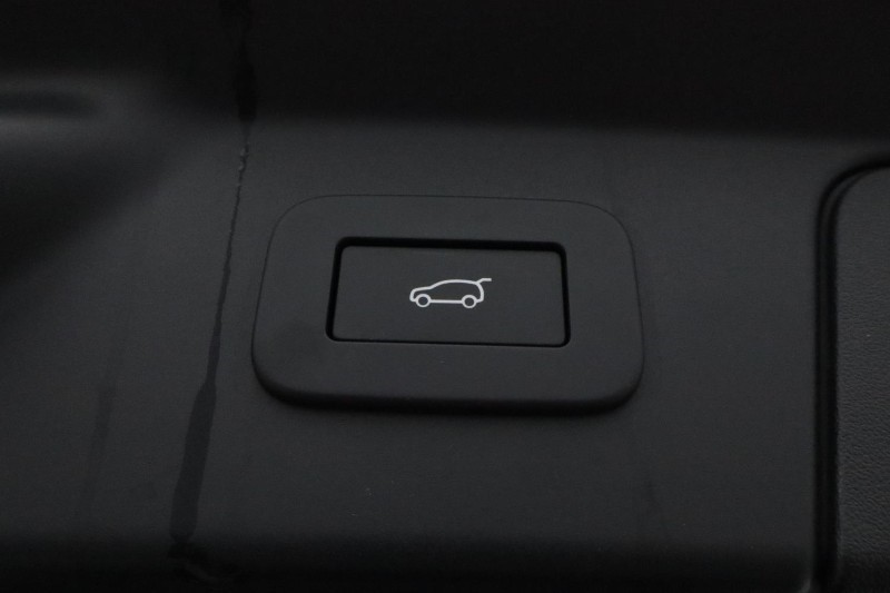 Used Land Rover Range Rover Velar 2025 for sale - 76981440: Photo 39