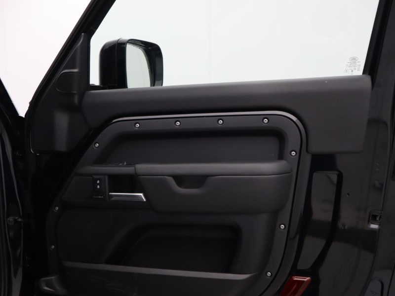 Used Land Rover Defender 2024 for sale - 77762971: Photo 33