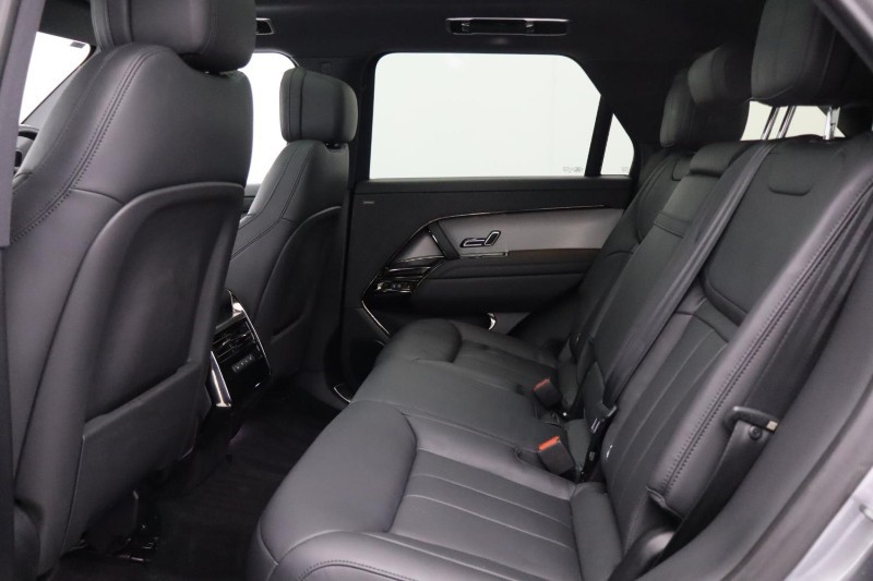 Used Land Rover Range Rover Sport 2023 for sale - 76982468: Photo 4