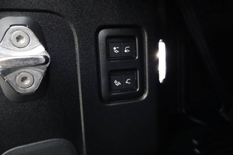 Used Land Rover Defender 2025 for sale - 77965435: Photo 30