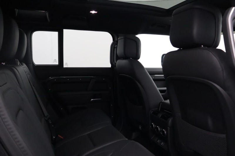Used Land Rover Defender 2025 for sale - 77965435: Photo 34