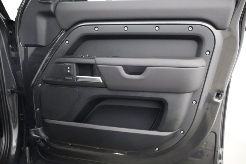 Used Land Rover Defender 2025 for sale - 77965435: Photo 37