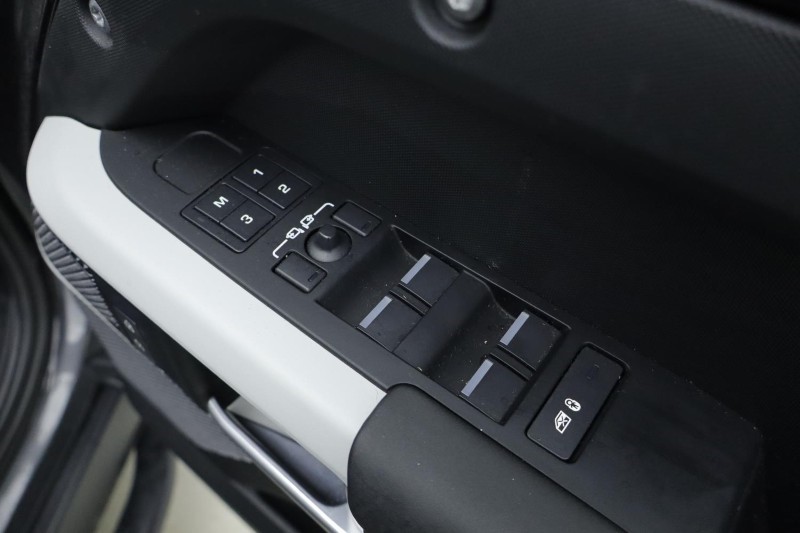 Used Land Rover Defender 2024 for sale - 77532252: Photo 28