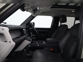 Used Land Rover Defender 2020 for sale - 79243814: Photo