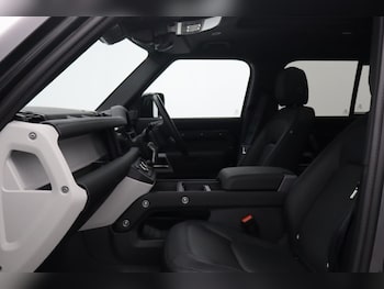 Used Land Rover Defender 2024 for sale - 79420943: Photo