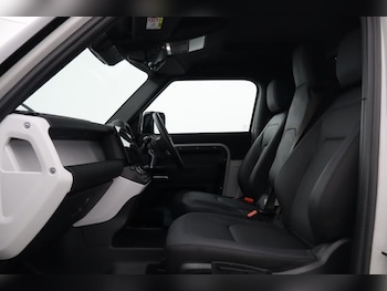 Used Land Rover Defender 2026 for sale - 78698129: Photo