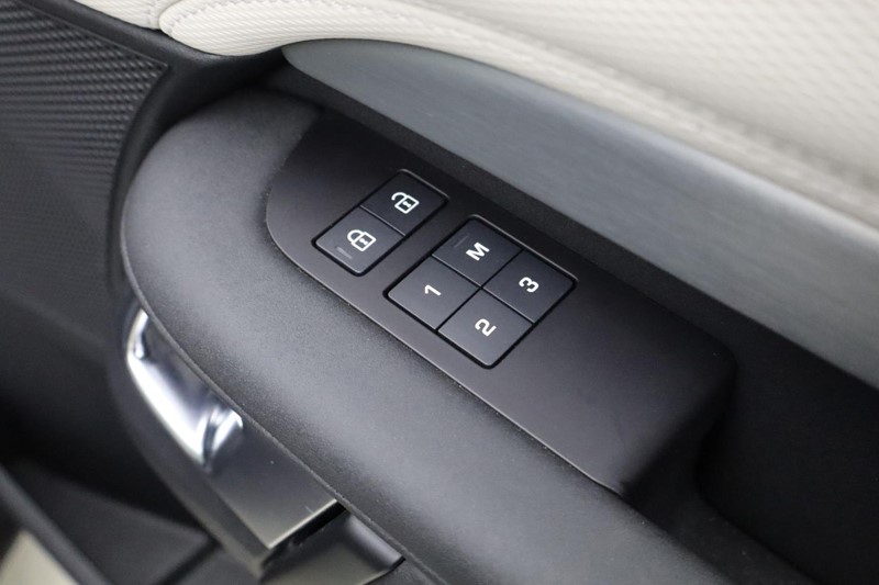 Used Land Rover Discovery 2025 for sale - 77300600: Photo 29