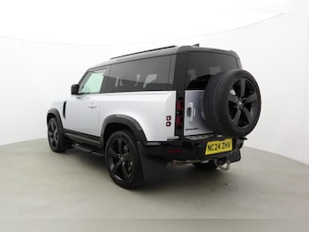 Used Land Rover Defender 2024 for sale - 78825963: Photo