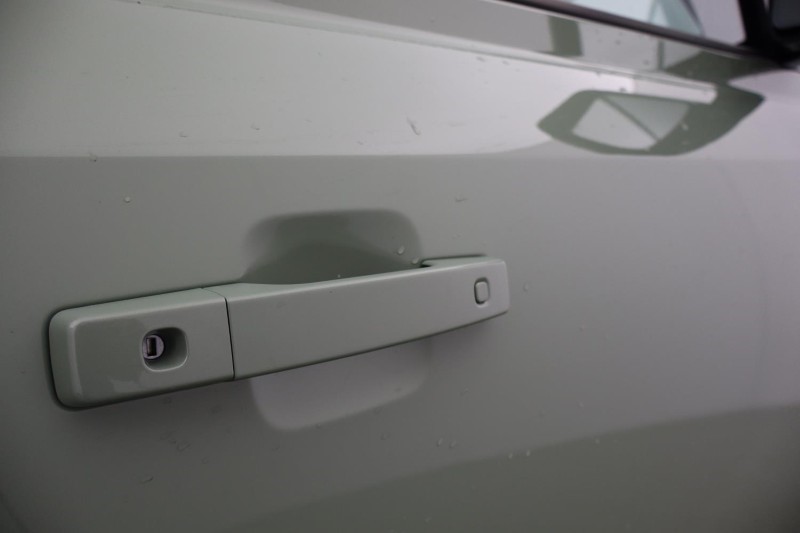 Used Land Rover Defender 2023 for sale - 77848220: Photo 37