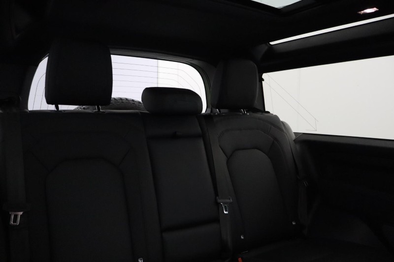 Used Land Rover Defender 2023 for sale - 77848220: Photo 4