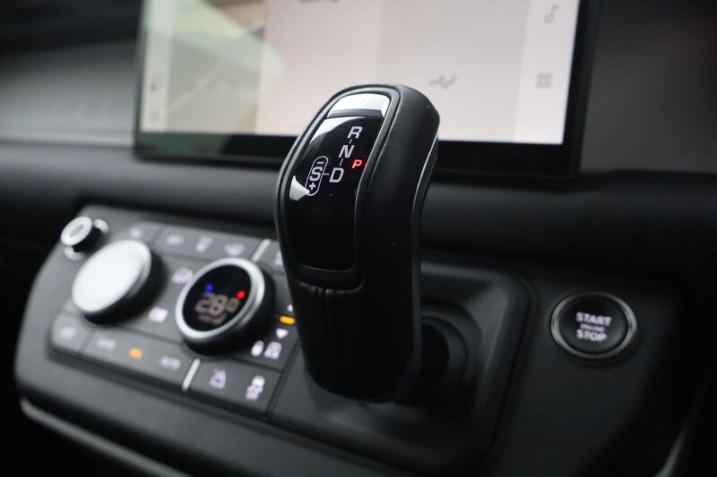 Used Land Rover Defender 2025 for sale - 78108900: Photo 13