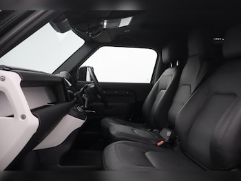 Used Land Rover Defender 2025 for sale - 78108900: Photo