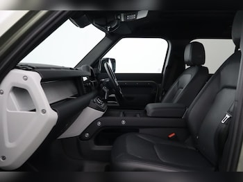 Used Land Rover Defender 2023 for sale - 78817560: Photo