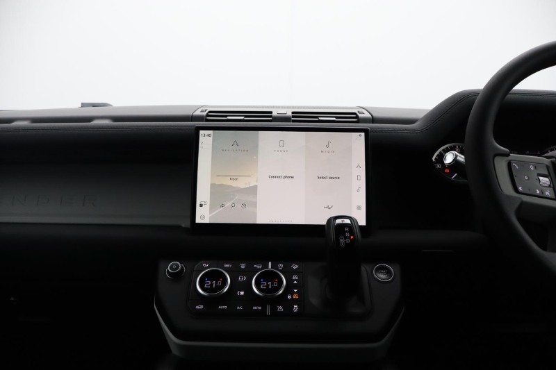 Used Land Rover Defender 2021 for sale - 78064075: Photo 14