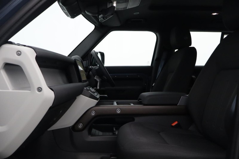 Used Land Rover Defender 2021 for sale - 78064075: Photo 3