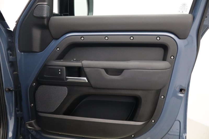 Used Land Rover Defender 2021 for sale - 78064075: Photo 38