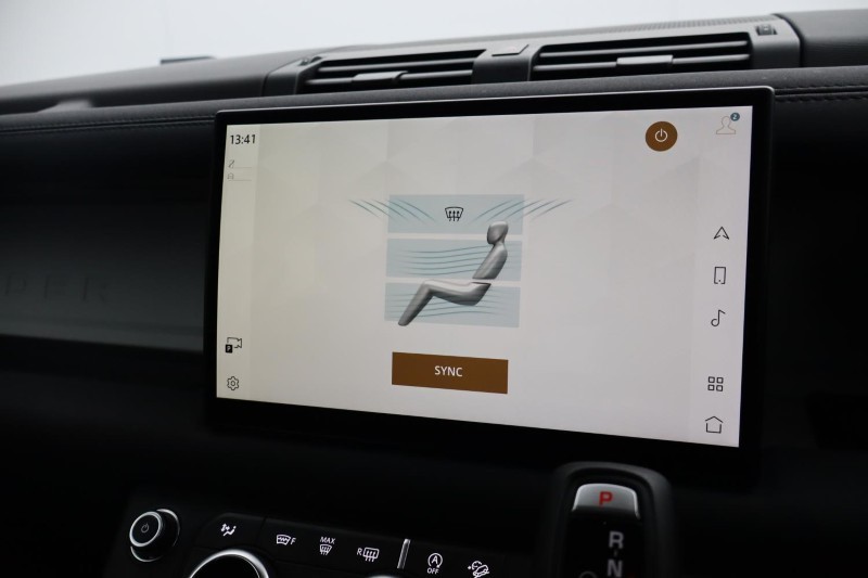 Used Land Rover Defender 2021 for sale - 78064075: Photo 43